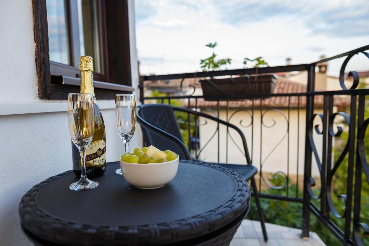 Apartment Zdravets, In The Heart Of The Old City Veliko Tarnovo Kültér fotó