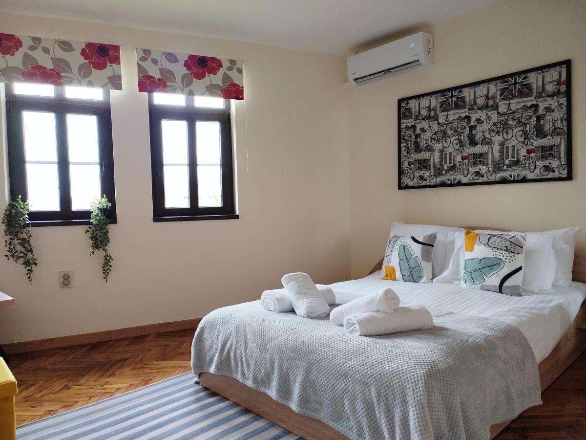 Apartment Zdravets, In The Heart Of The Old City Veliko Tarnovo Kültér fotó